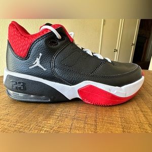 Youth Boys Size 3.5 Jordan like new